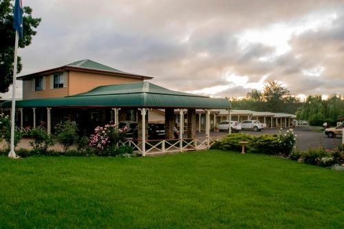 Rest Point Motor Inn4