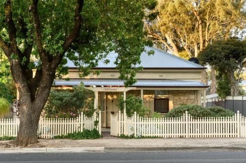 Miriams Cottage0