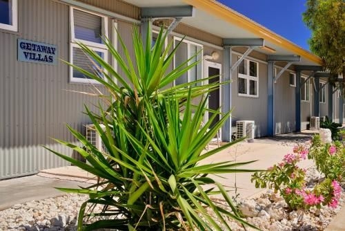 Getaway Villas Unit 38-4 - 1 Bedroom Self-Contained Accommodation3