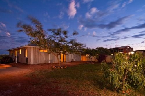 9 Skipjack Circle - Lovely Pet-Friendly Holiday Home with a Breezeway1