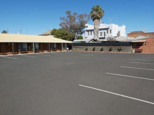 Country Mile Motor Inn2