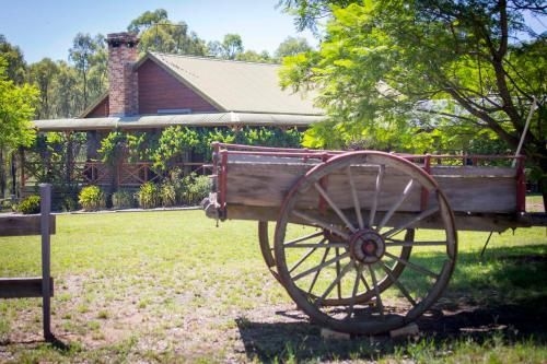 Silky Oak Cottage1