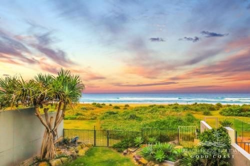 True Beach Front Family Holiday Home - Beach House Holidays0