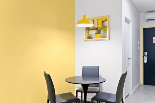 แวลูสวีท กรีน สแควร์ (ValueSuites Green Square)1