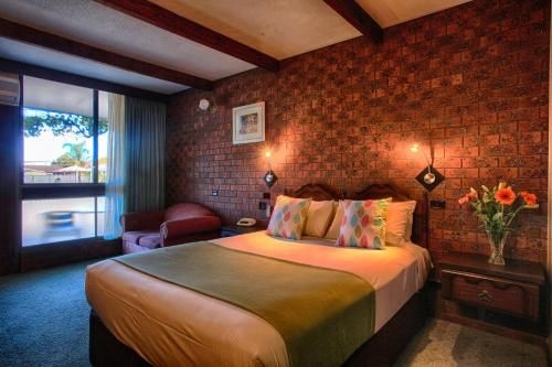 Belltower Motor Inn4