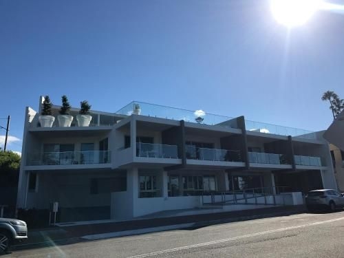 Belle Vue- Penthouse at Black Beach3