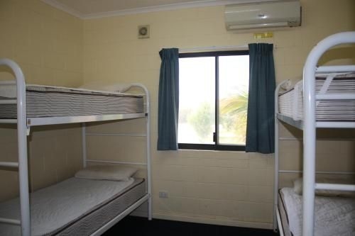 Ningaloo Coral Bay Backpackers2