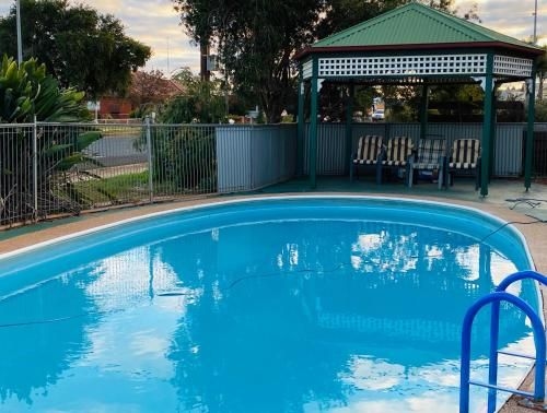 County Lodge Motel4