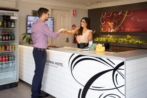 คูเปอร์ โคโลเนียล โมเทล (Coopers Colonial Motel)2