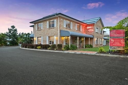 คูเปอร์ โคโลเนียล โมเทล (Coopers Colonial Motel)0