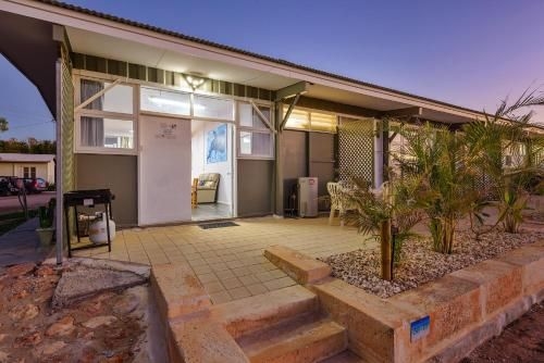 Getaway Villas Unit 38-10 - 2 Bedroom Self-Contained Accommodation0