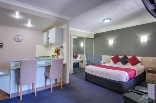 ทริปเปิ้ลเอ แอร์พอร์ต อัลเบียน แมเนอร์อพาร์ตเมนท์ฯ (AAA Airport Albion Manor Apartments and Motel)0