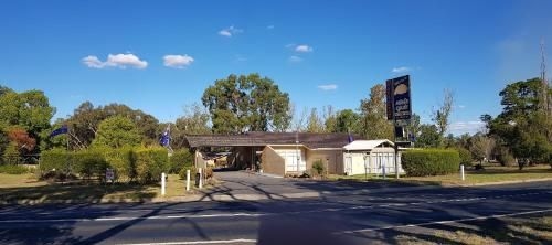 Amber Court Motor Inn0