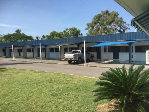 Bowen Arrow Motel1
