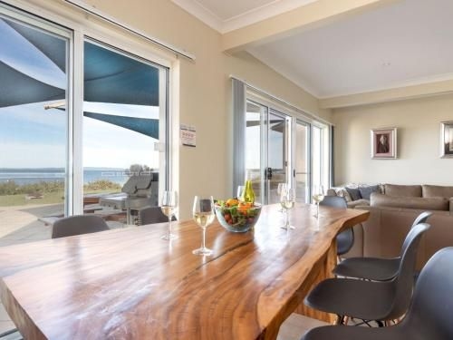 Mamorhomy - beachfront spacious apartment (Mamorhomy - Beachfront Spacious Apartment)3