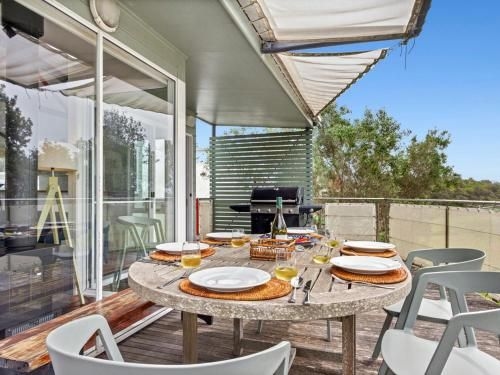 The Boathouse - comfortable beachfront home (The Boathouse - Comfortable Beachfront Home)3