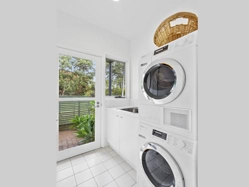 The Boathouse - comfortable beachfront home (The Boathouse - Comfortable Beachfront Home)2