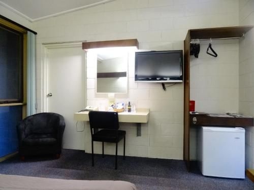 Coal Creek Motel1