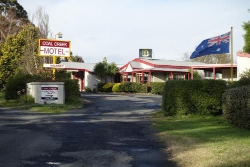 Coal Creek Motel0