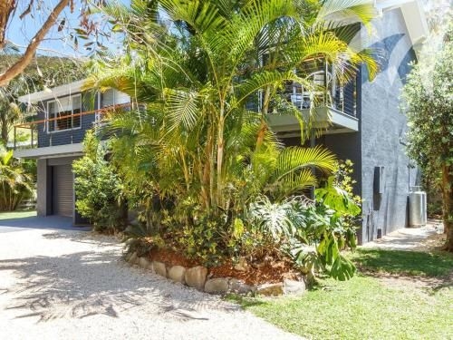 Palms House3