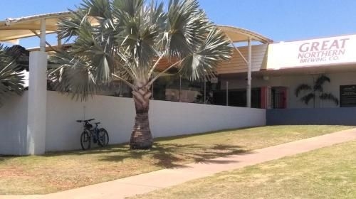 Overlander Hotel2