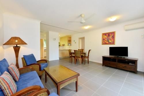 Tropical Reef Apartments3