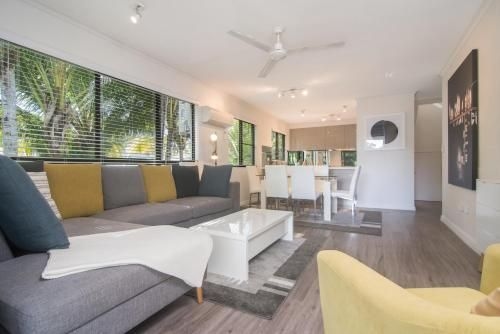 Tropical Reef Apartments0