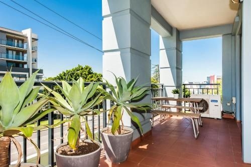 Colin Street Apartment4