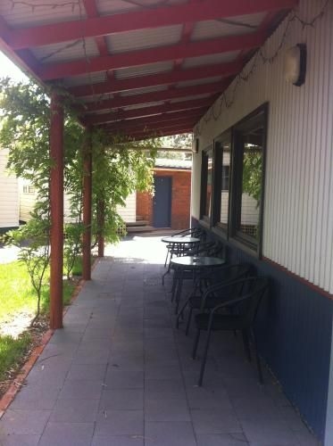Golden Country Motel and Caravan Park4