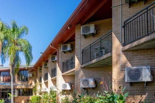 Charbonnier Motor Inn4