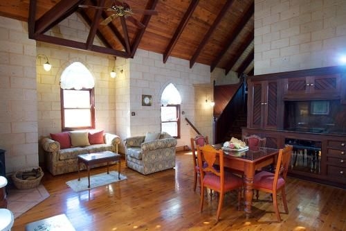 Clarendon Forest Retreat2