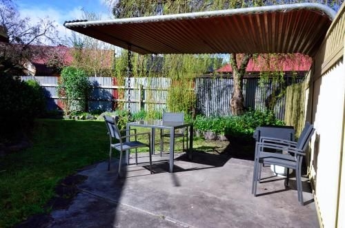 Gellibrand River Gallery Accommodation3