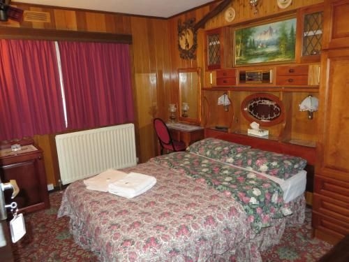 Brucktal Apartment1