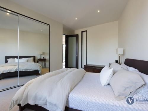 Seaview - Stunning Bay Views!4