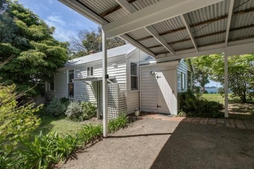 Heronswood Cottage1