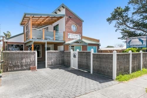 Black Dolphin Waterfront Townhouse - Bay Views2