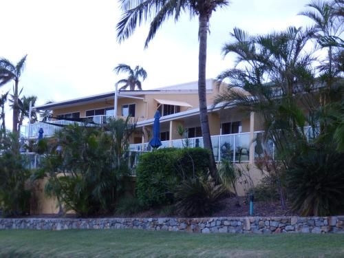Sunlit Waters Studio Apartments4
