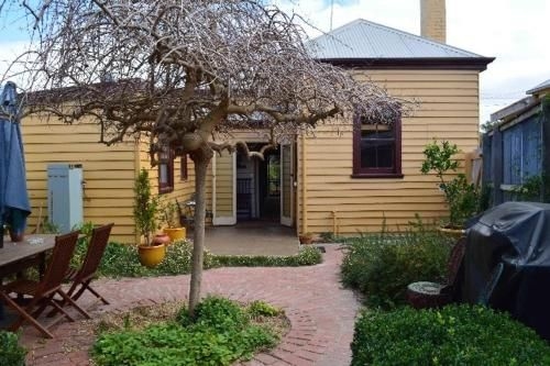 Albion Cottage4