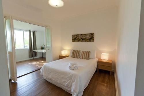 Ron's Beach House3
