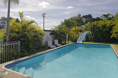 Ron's Beach House2