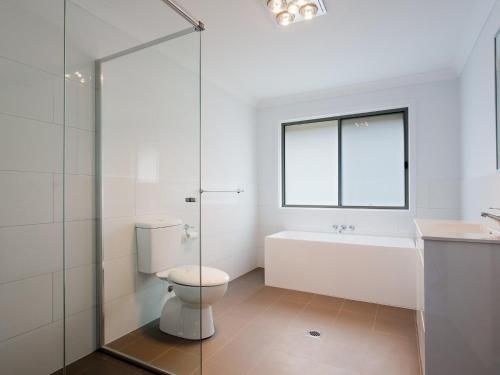 5B BENT STREET - LARGE HOUSE WITH DUCTED AIR CON, WIFI & FOXTEL (5B Bent Street-Large House)2