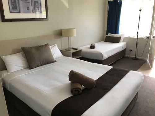 Rosebud Motel0