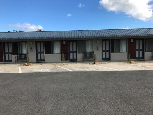 Rosebud Motel3