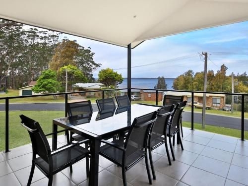 Panorama @ the Lake - Pet Friendly - 15 Mins to Hyams Beach (Panorama @ The Lake - Pet Friendly - 15 Mins To Hyams Beach)1