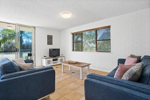 2/56 Lawson Street@Clarkes Beach3