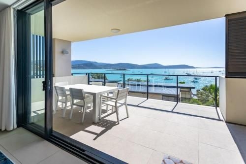 3 Bedroom Ultimate Luxury Waterfront0