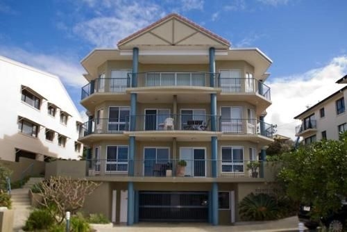 Pacific Waves Apartments0