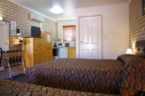 Stannum Lodge Motor Inn1