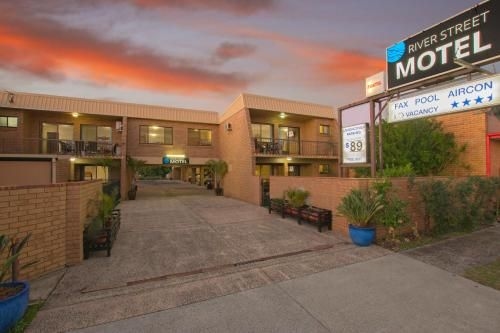 ริเวอร์ สตรีท โมเต็ล (River Street Motel)4
