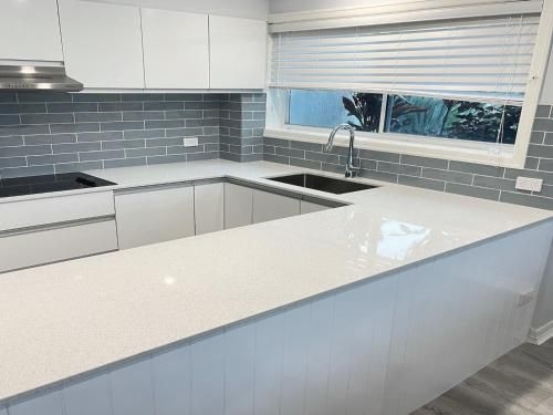 3br Broadbeach Lakefront Apartment4